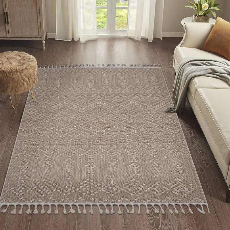 Guros - 6' X 9' Traditional Indoor / Outdoor Area Rug - Natural