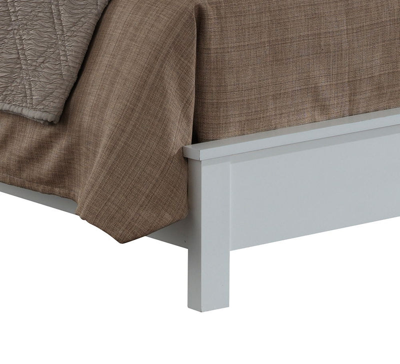 Bed With Transitional Design Stylish