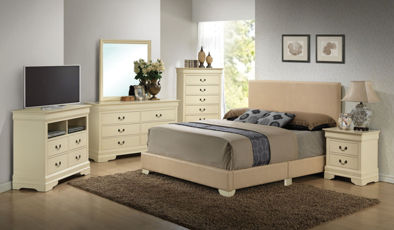 Elegant Platform Bed For Relaxed Spaces
