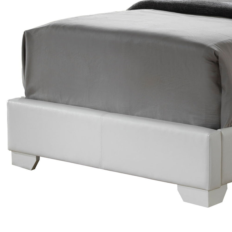 Elegant Platform Bed For Relaxed Spaces