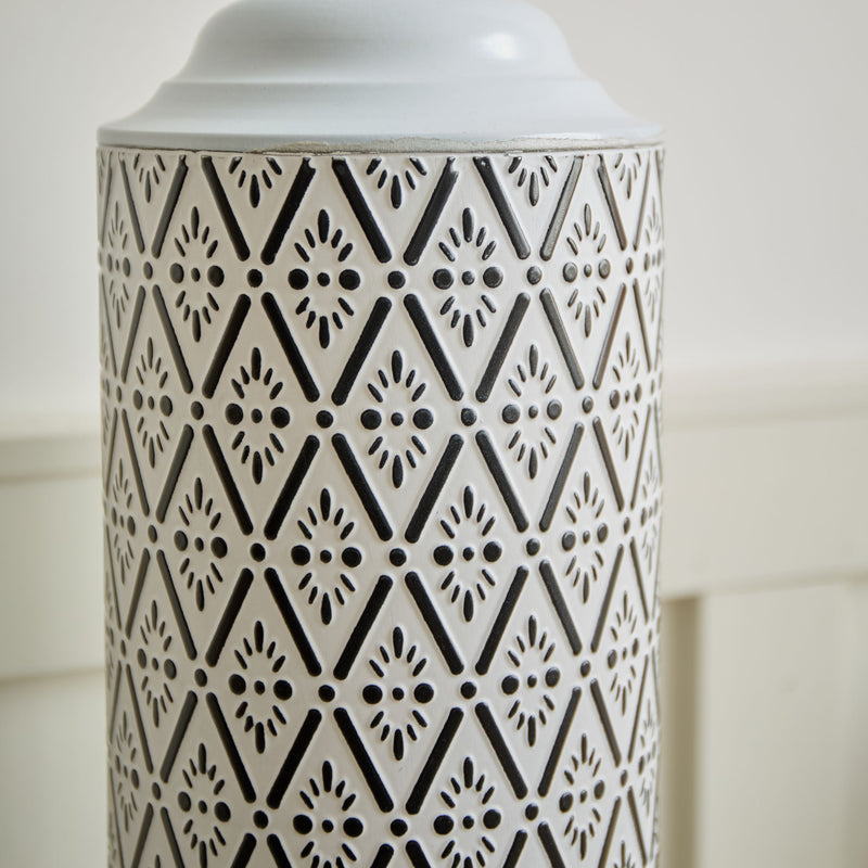 Modern Floor Vase Set Metal Vases With Geometric Pattern, 3 Piece Home Decor Set - White / Black