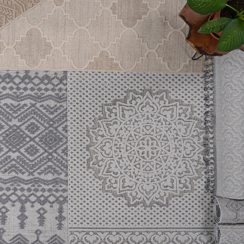 Guros - 8' X 10' Geometric Indoor / Outdoor Area Rug - Gray / White
